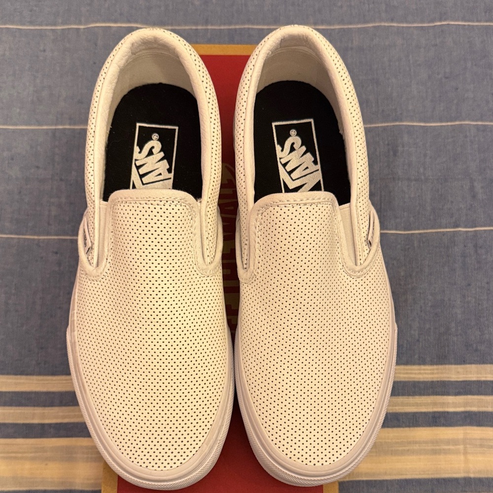 Vans Unisex Perforated Leather White Slip-On Sneakers women’s size 7